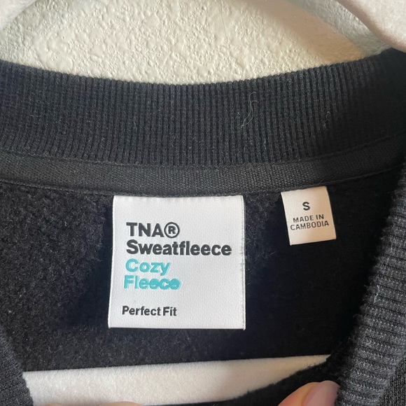 TNA Sweatfleece Perfect Fit Cropped Crewneck - Picture 4 of 8